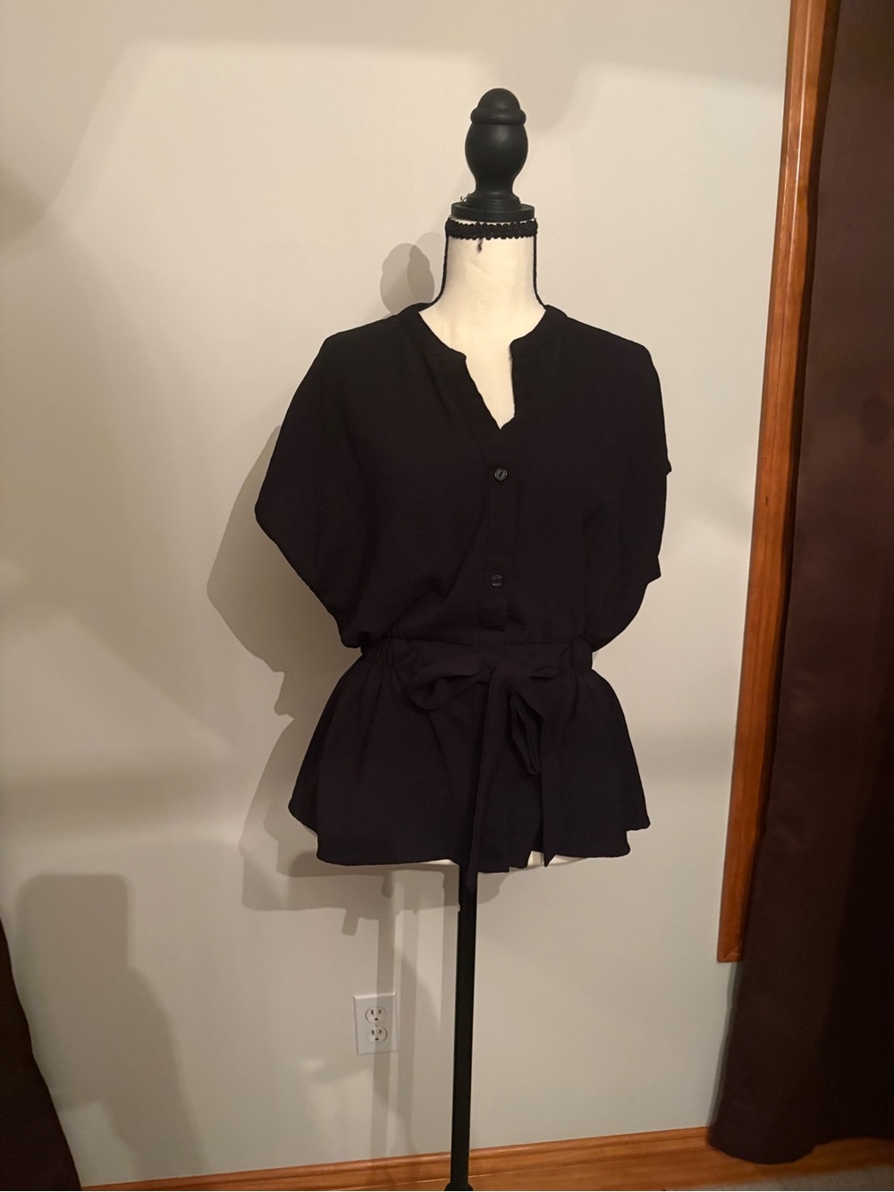 Fashion Nova Black Short Sleeve Tie-Waist Blouse